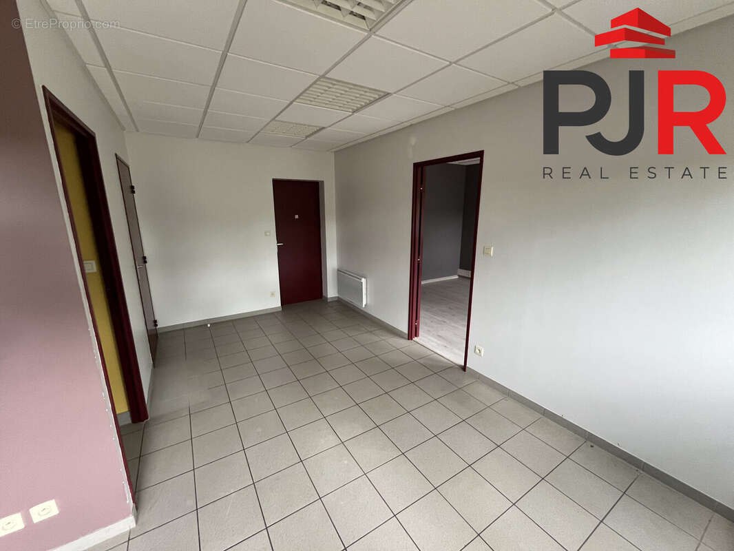 Commerce à NEUVES-MAISONS