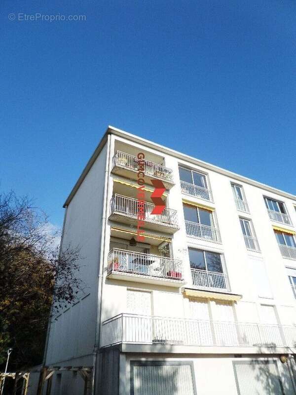 Appartement à LA CELLE-SAINT-CLOUD