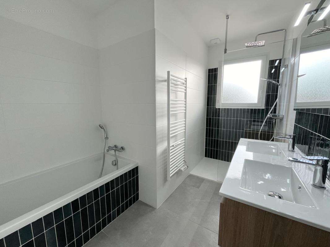 Maison à BRUGUIERES