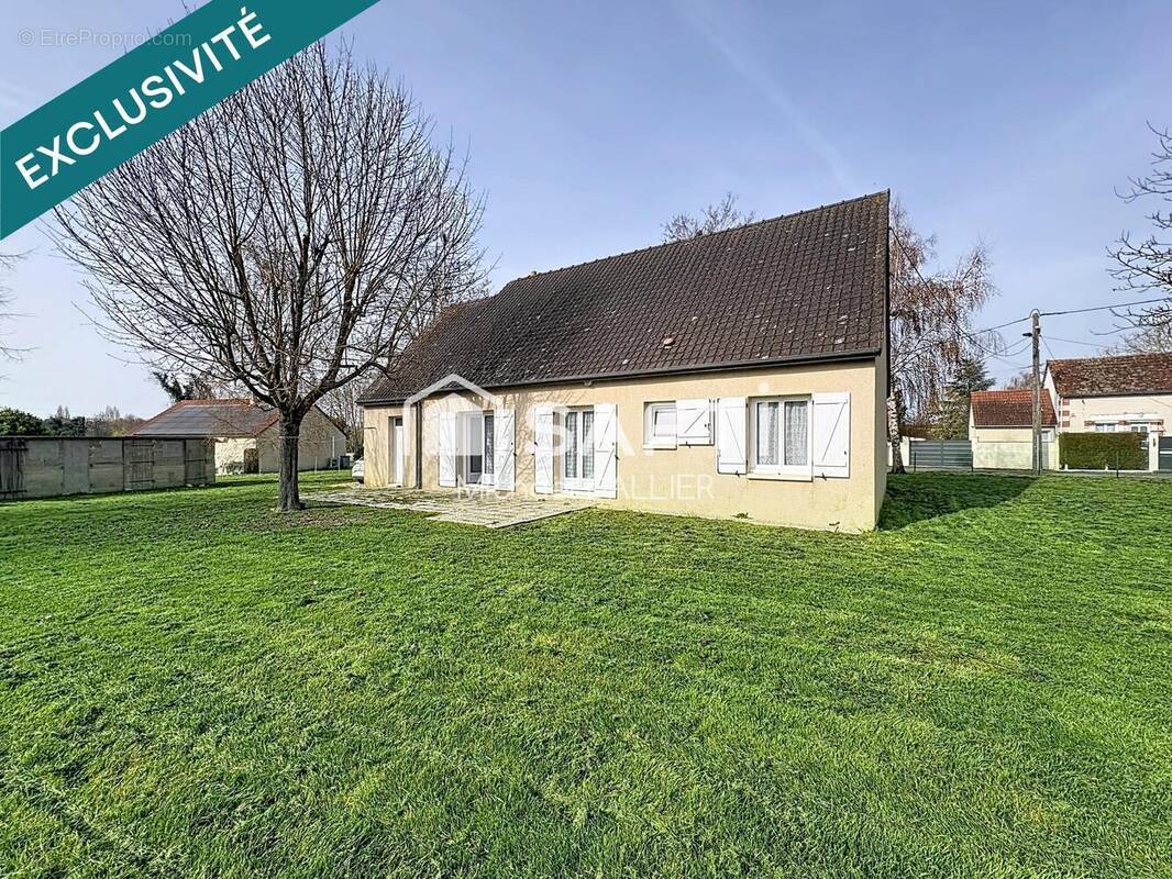 Photo 1 - Maison à SAINT-GENOU