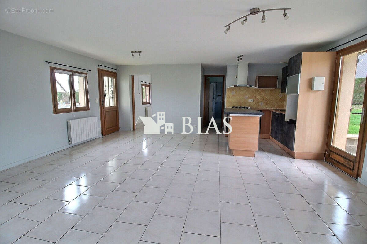 Maison à BOURG-ACHARD