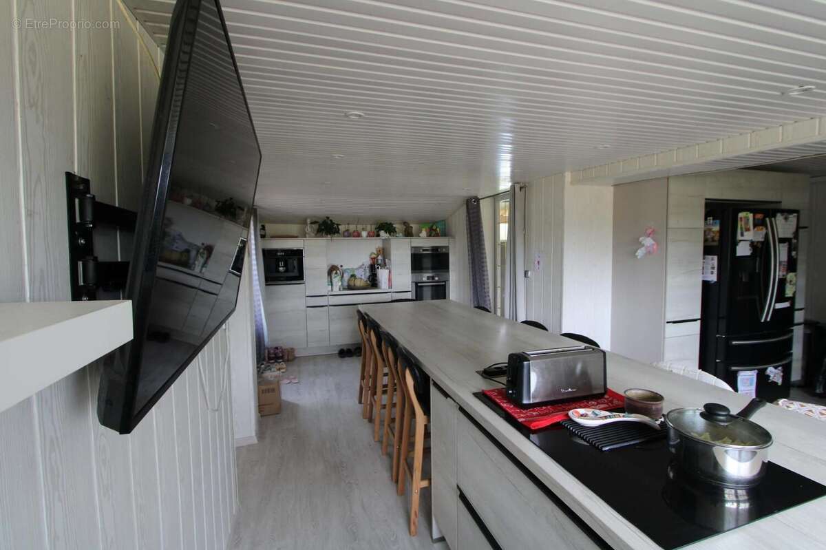 Maison 186 m² à Mesnil-Rousset  - photo 2