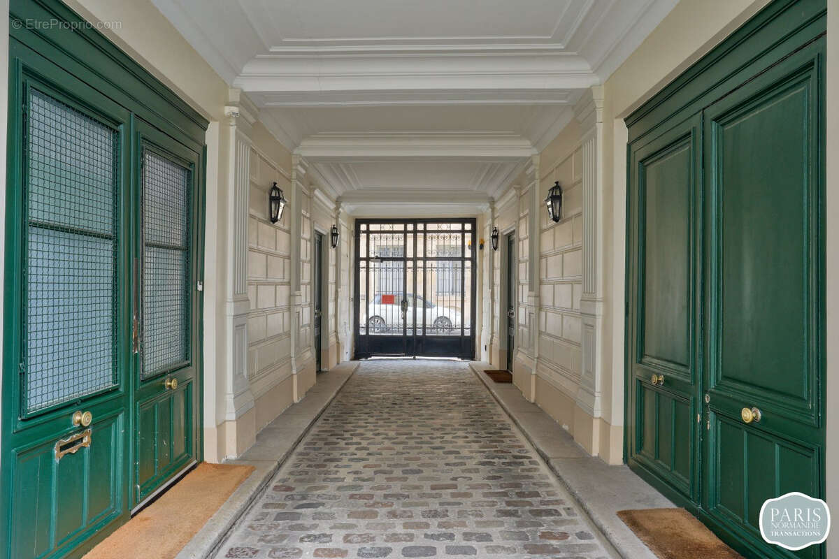Appartement à PARIS-7E