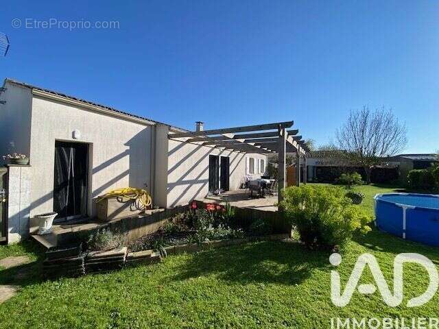 Photo 2 - Maison à CHAMPAGNE-LES-MARAIS