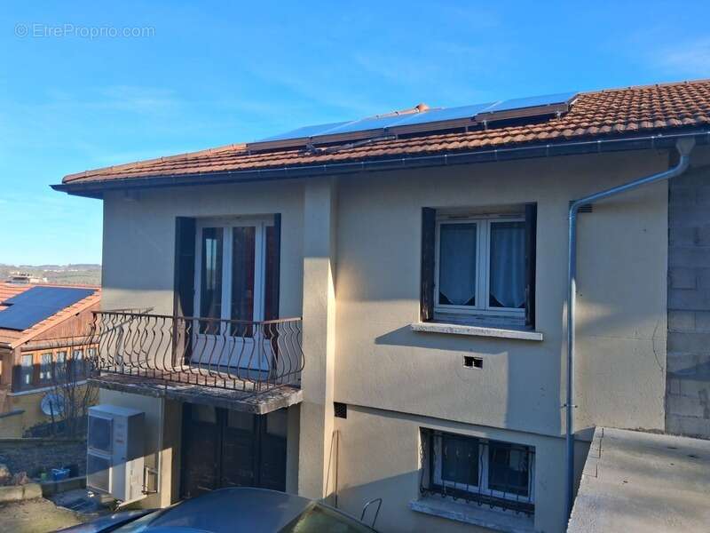 Maison à LE CHAMBON-FEUGEROLLES