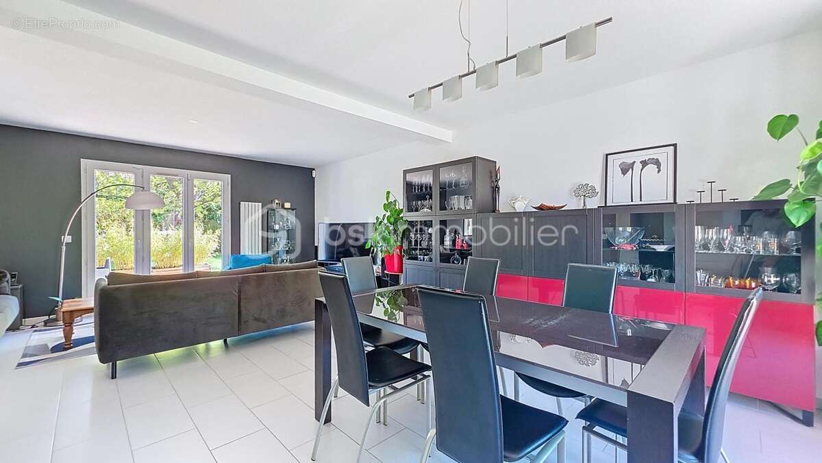 Maison à CHEVRY-COSSIGNY