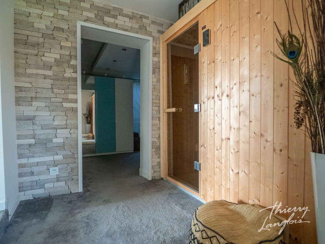 Villa de 285m2 habitables en semi plain pied - photo 14