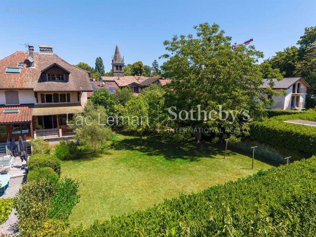Une Perle Rare au Cœur du Village Historique de Nernier - photo 3