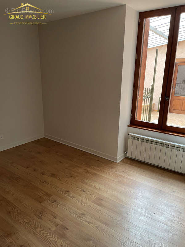 Appartement à CHARLIEU