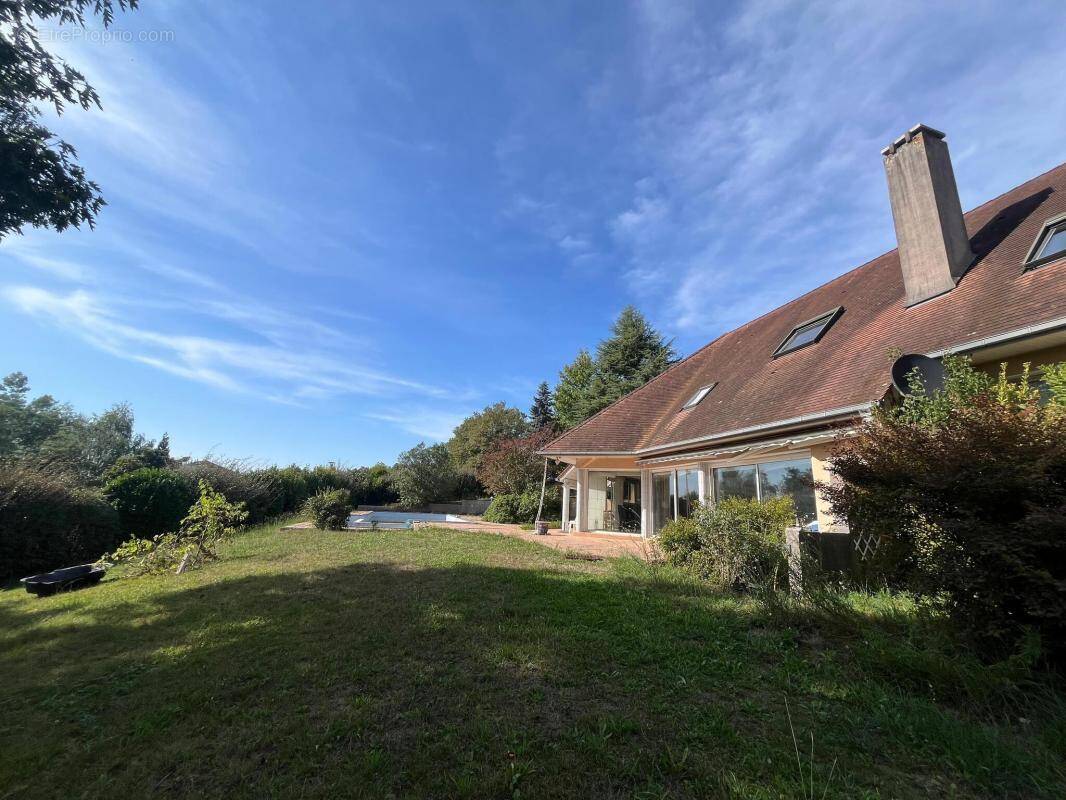 Maison à SERRES-MORLAAS