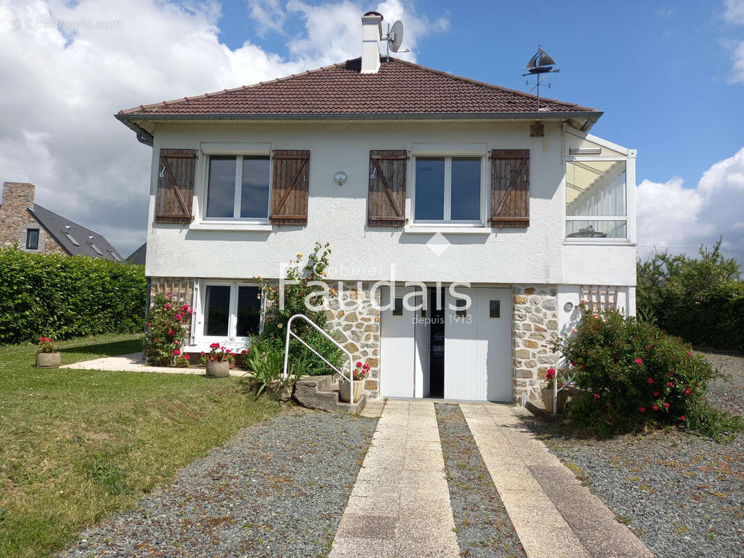 Maison à GOUVILLE-SUR-MER