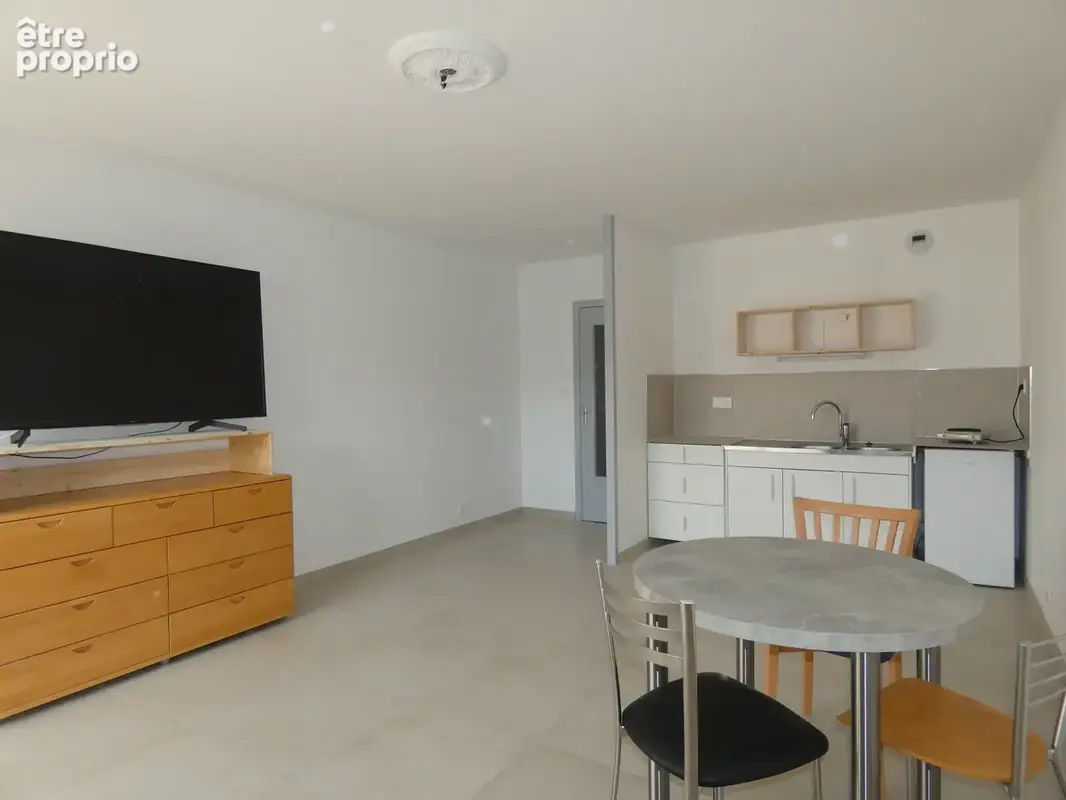 T1 avec balcon et cave centre village - photo 2
