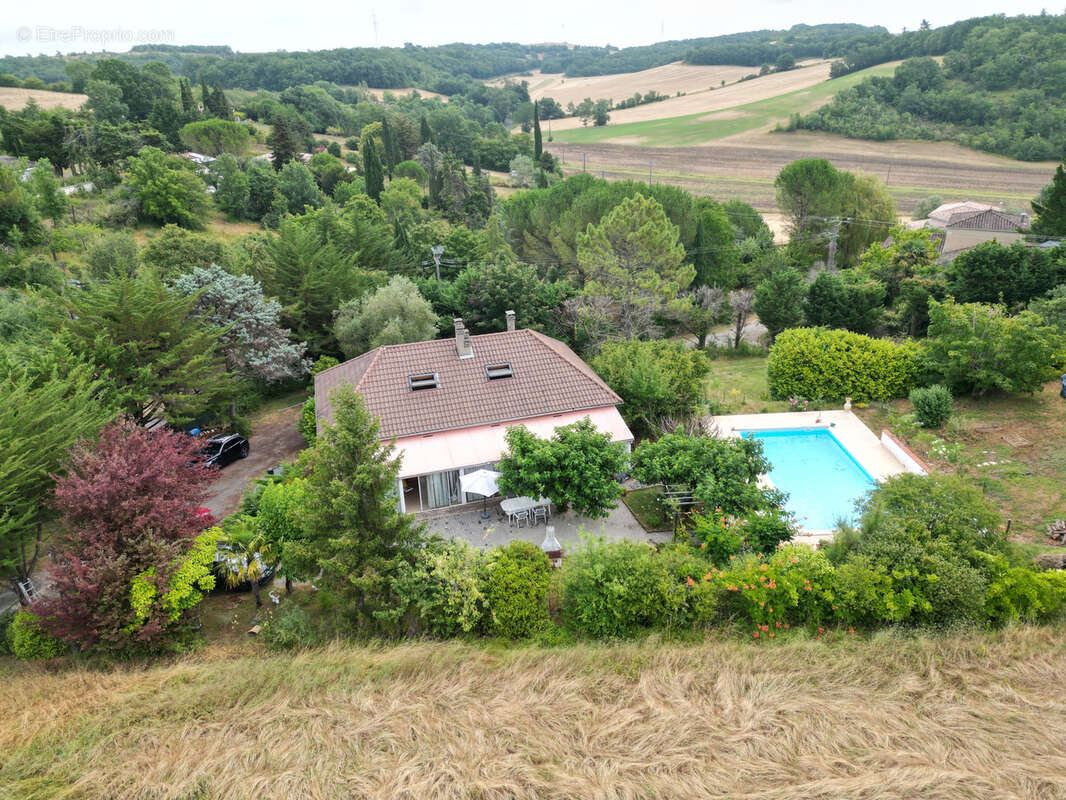 Maison d'environ 130m2 avec piscine - photo 6