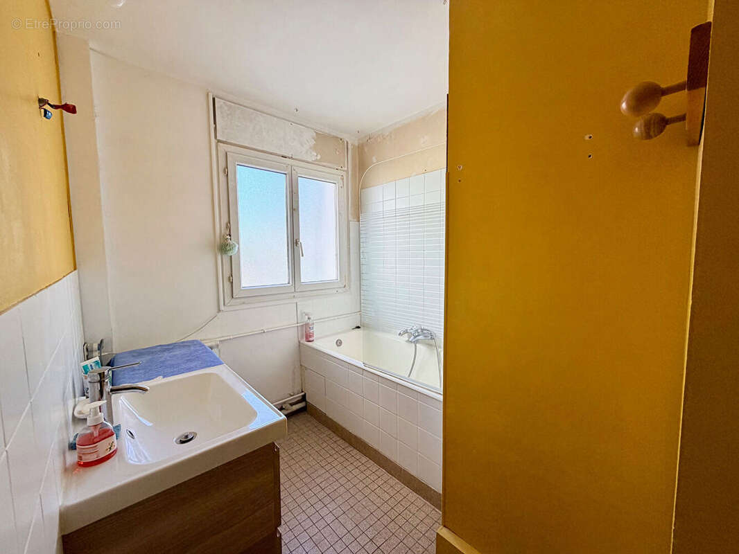 Appartement à SARTROUVILLE