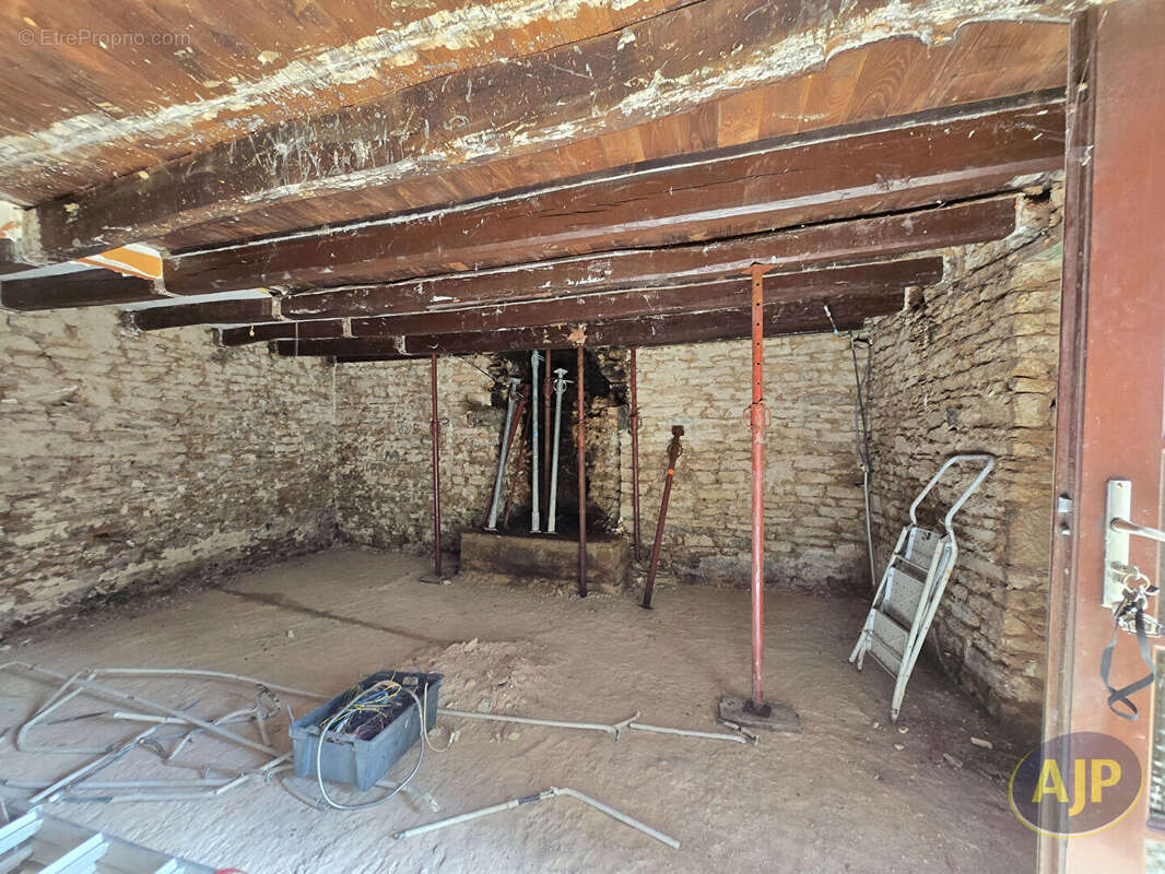 CRUGUEL Maison en pierre - photo 15