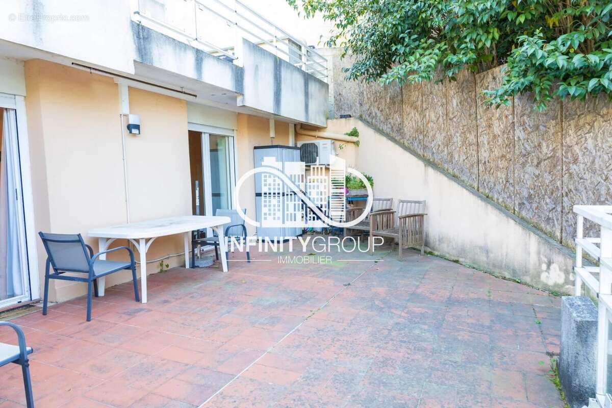 Appartement à LE CANNET