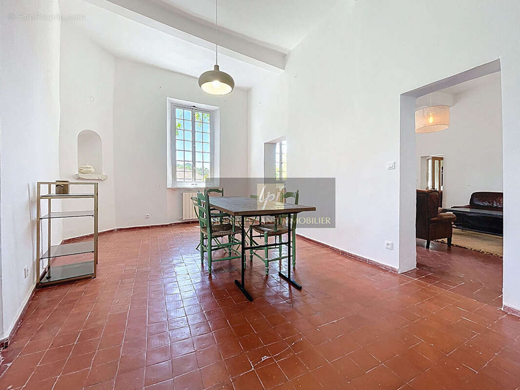 Maison à PERNES-LES-FONTAINES