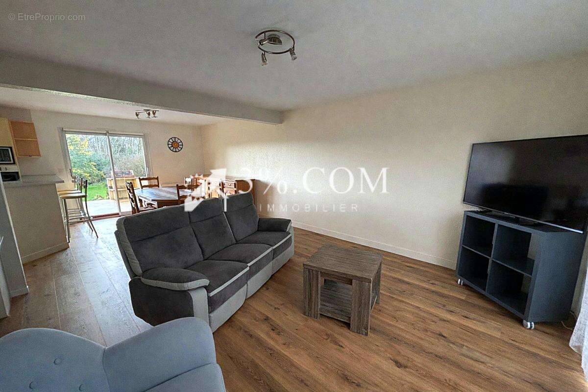 Maison à LA TURBALLE