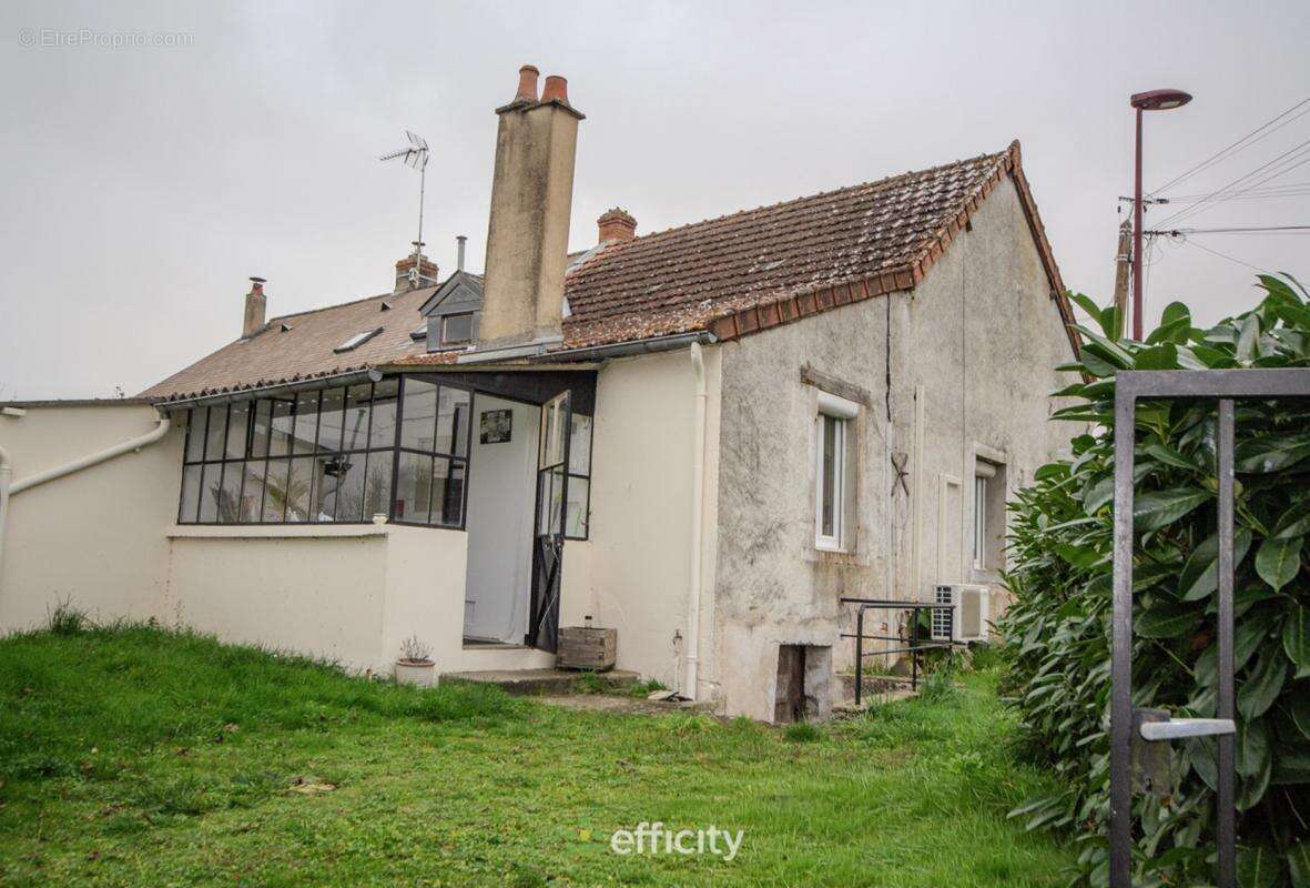 Maison à CERCY-LA-TOUR