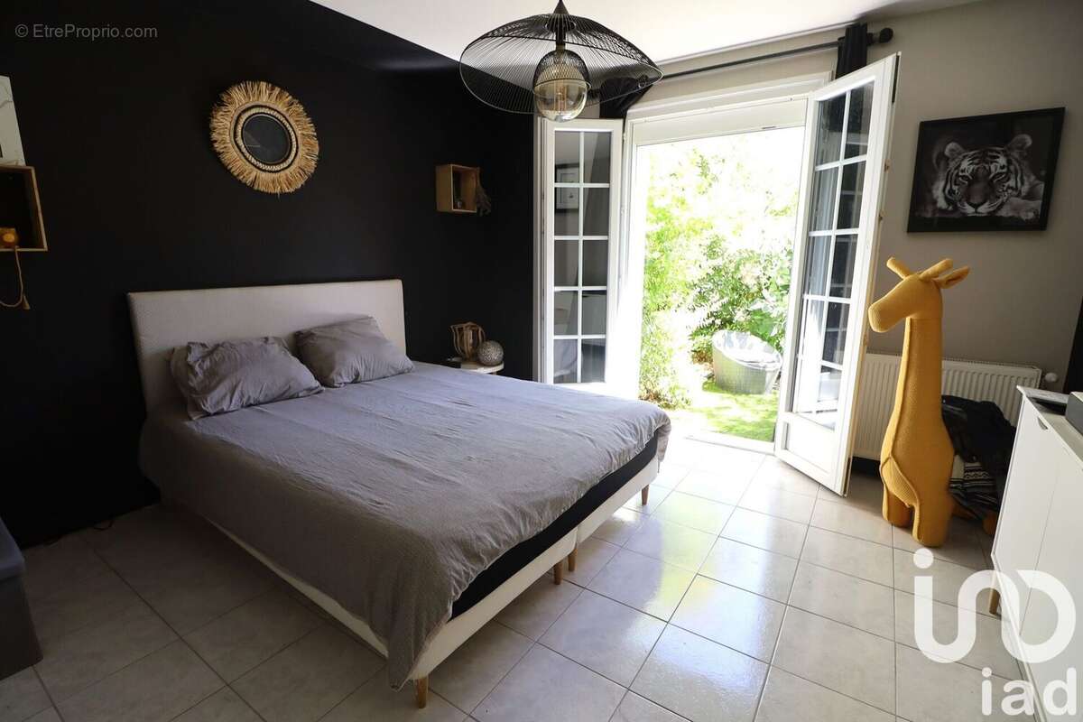 Maison 162 m² à La Clisse  - photo 8