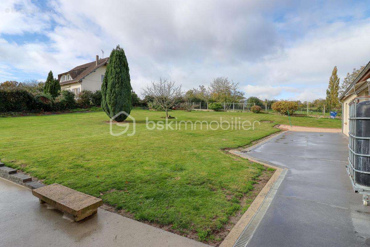 Maison à LACHAPELLE-AUX-POTS