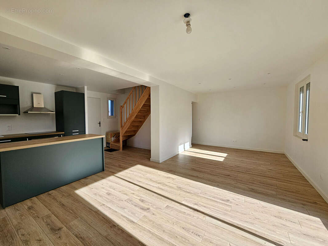 Maison à LA NEUVILLE-CHANT-D'OISEL