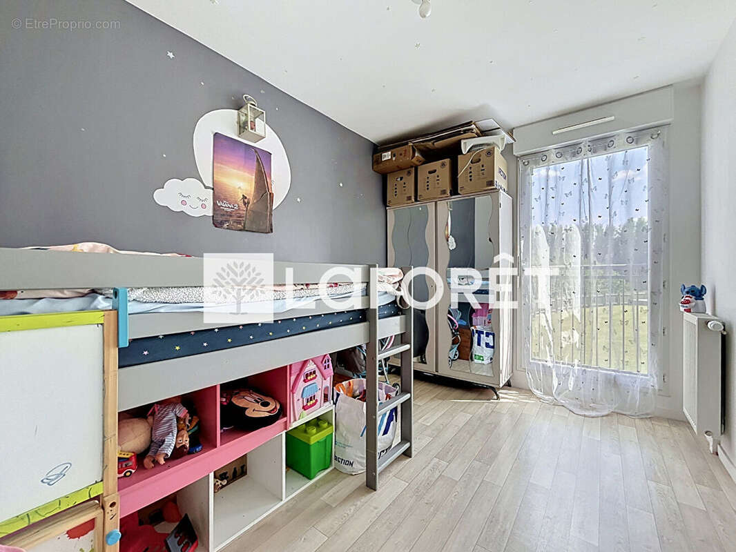 Appartement à VERT-SAINT-DENIS