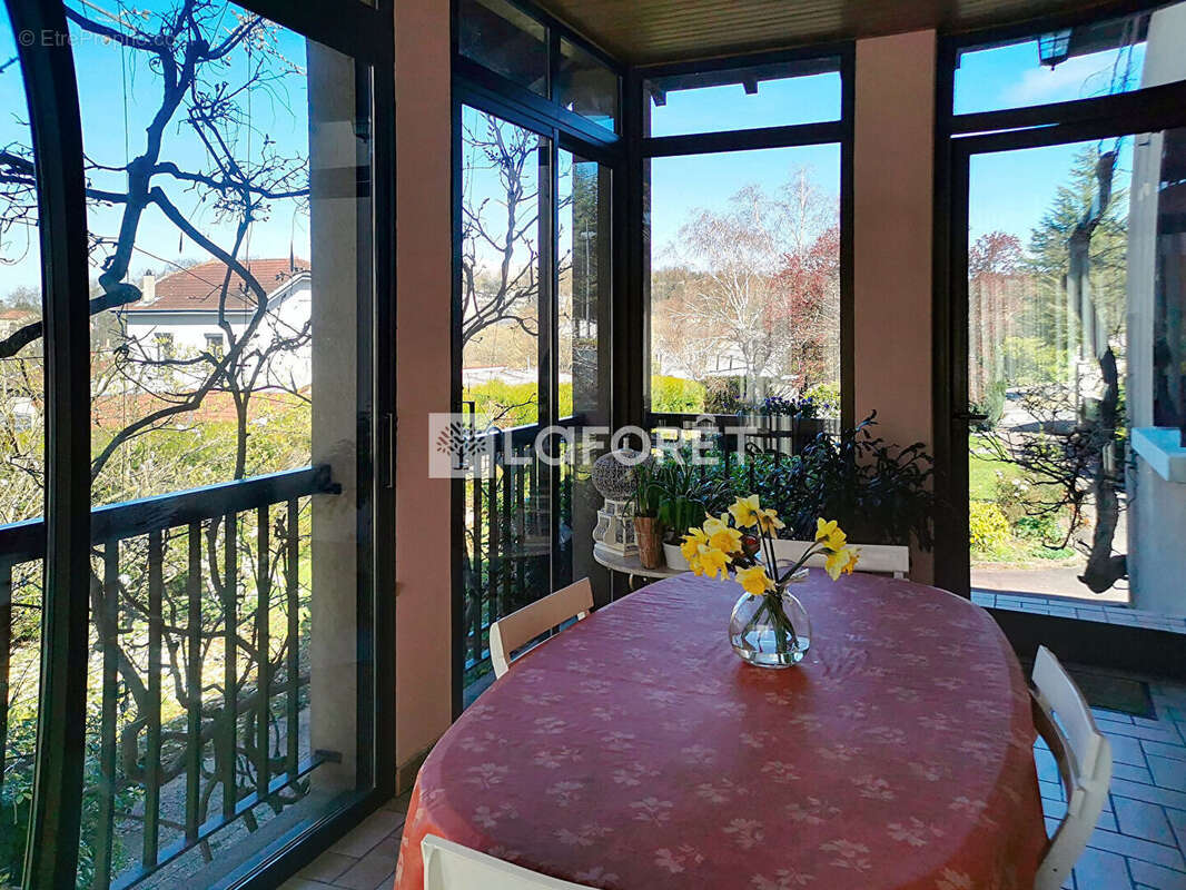 Maison à NEUVILLE-SUR-SAONE