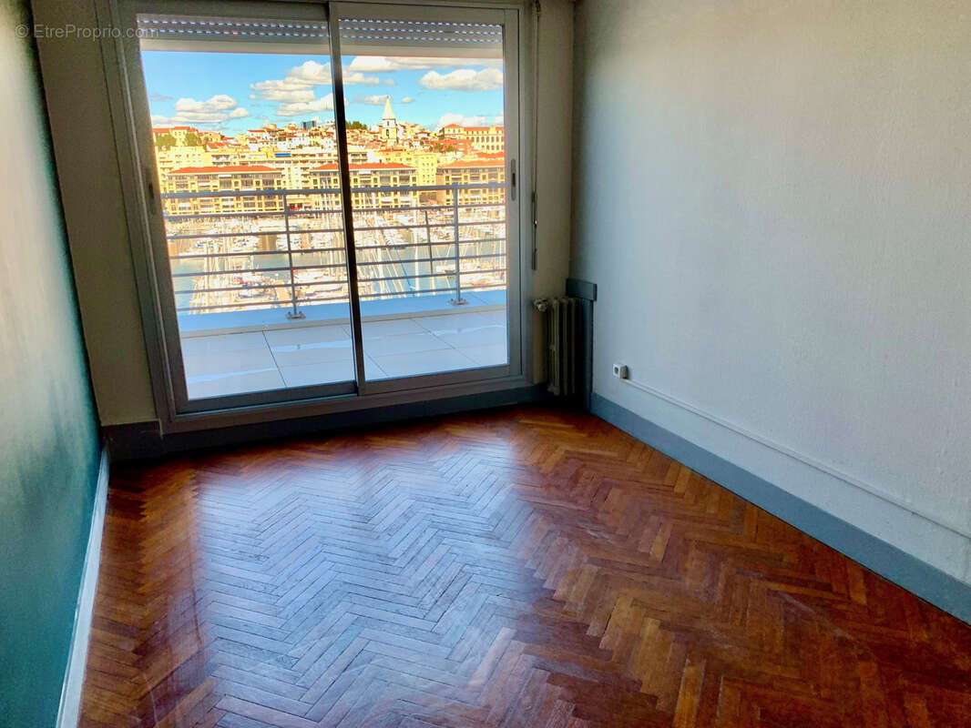 Appartement à MARSEILLE-7E