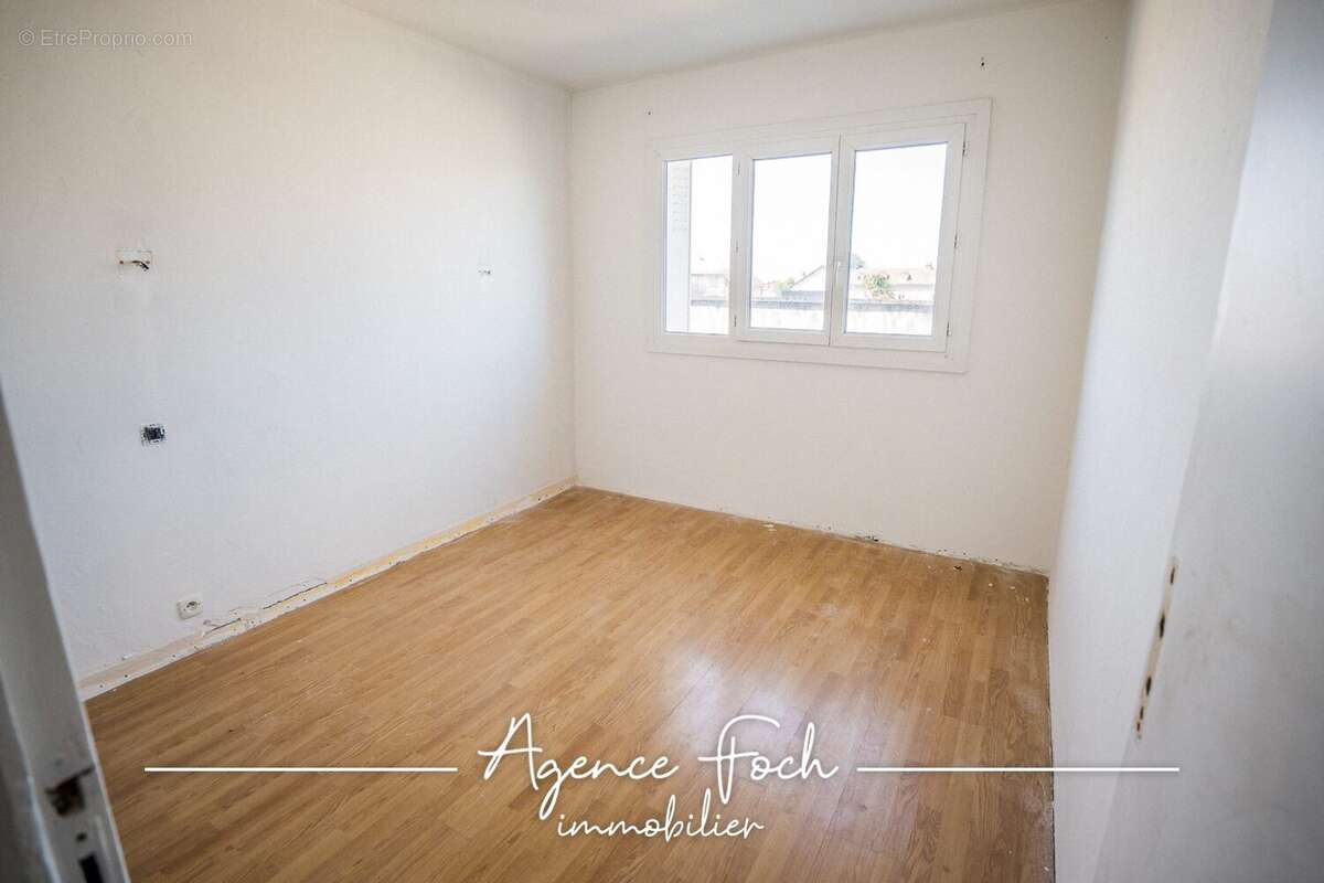 Appartement à AUREILHAN