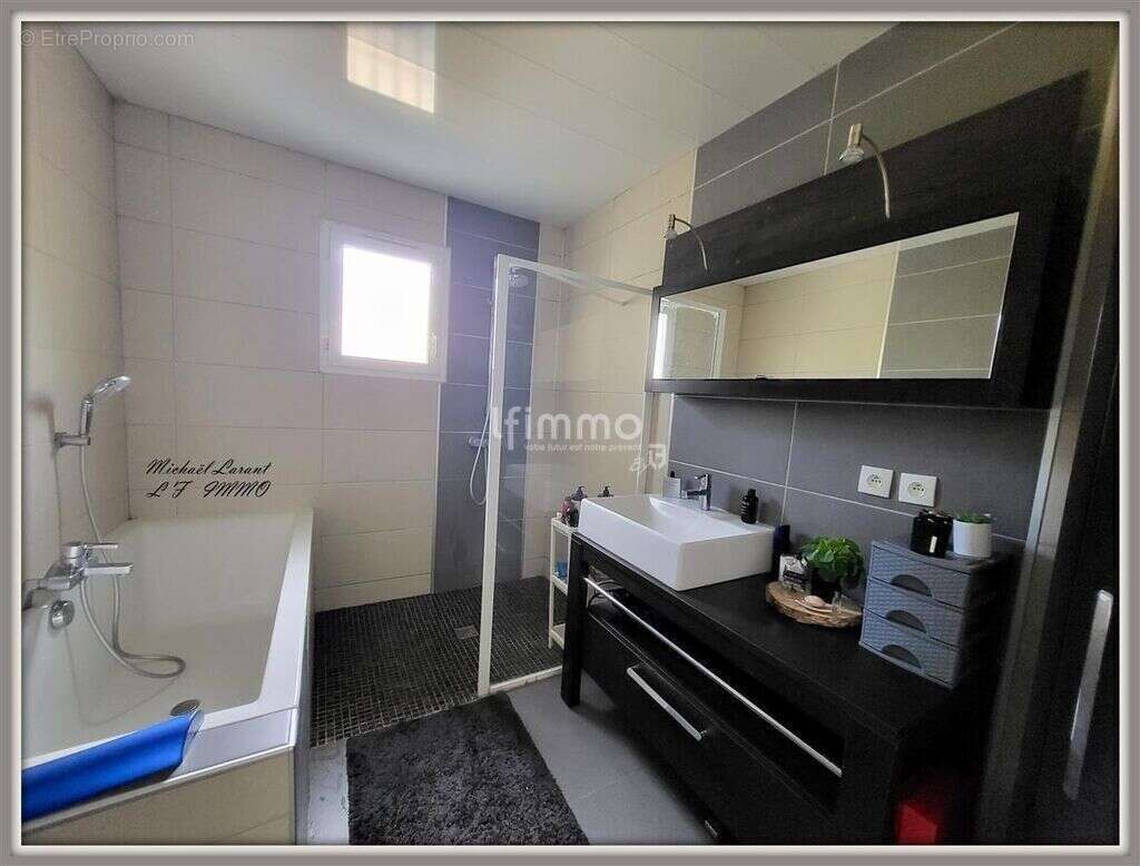 Maison à AMBARES-ET-LAGRAVE