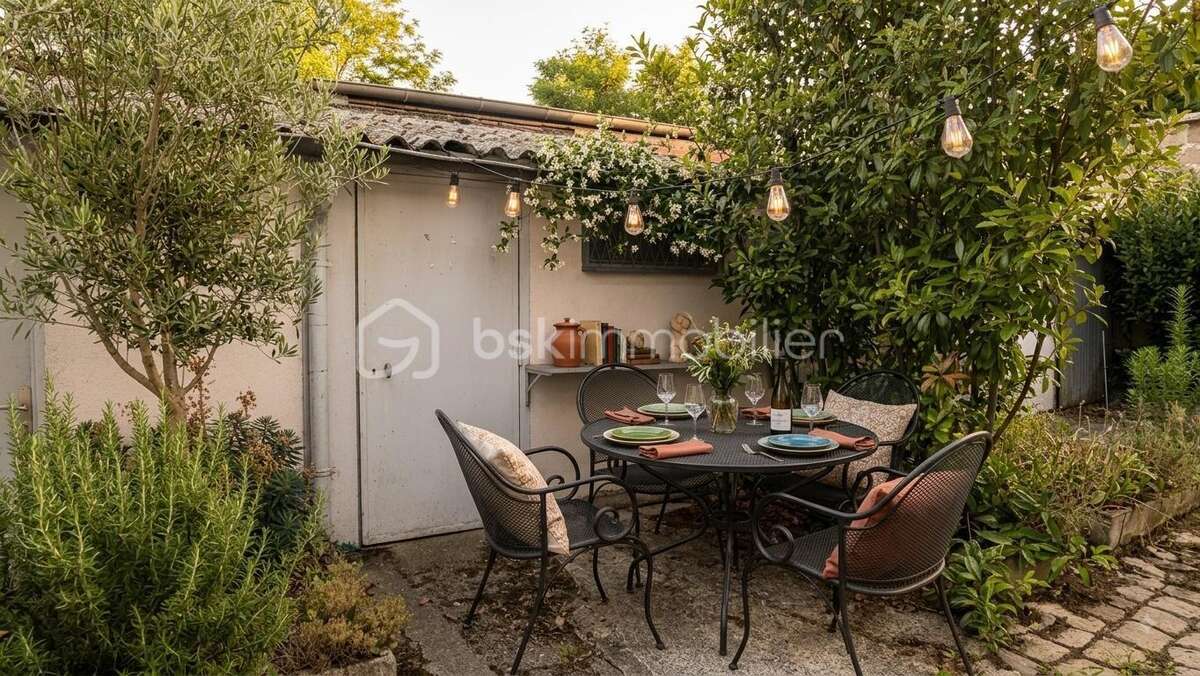 MONTREUIL Charmant appartement  62m2 au sol des années 30 avec terrasse - photo 2