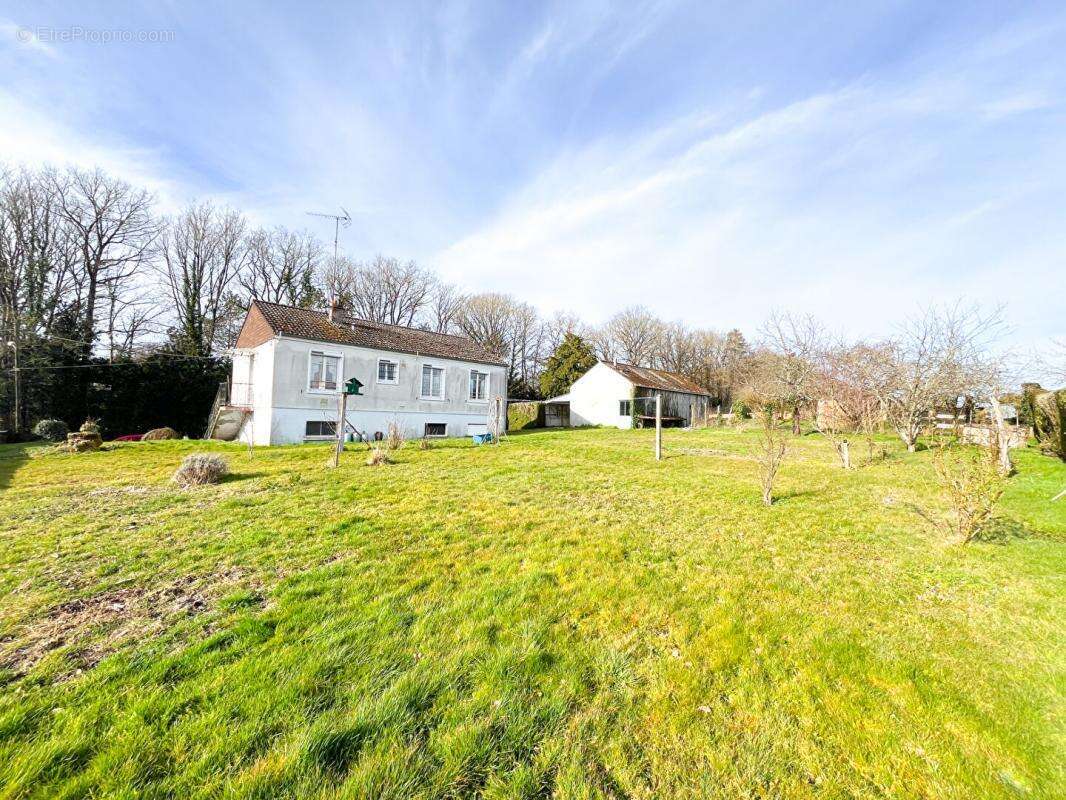 Maison à JEU-MALOCHES