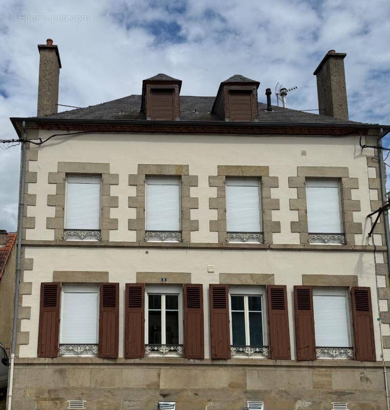 Maison à YZEURE