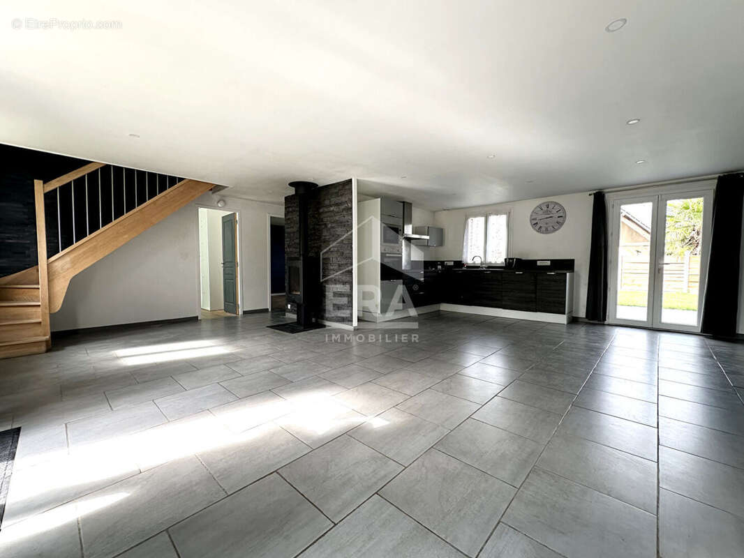 Maison à NOISY-RUDIGNON