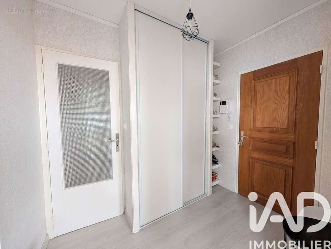 Photo 3 - Appartement à FLEURY-LES-AUBRAIS