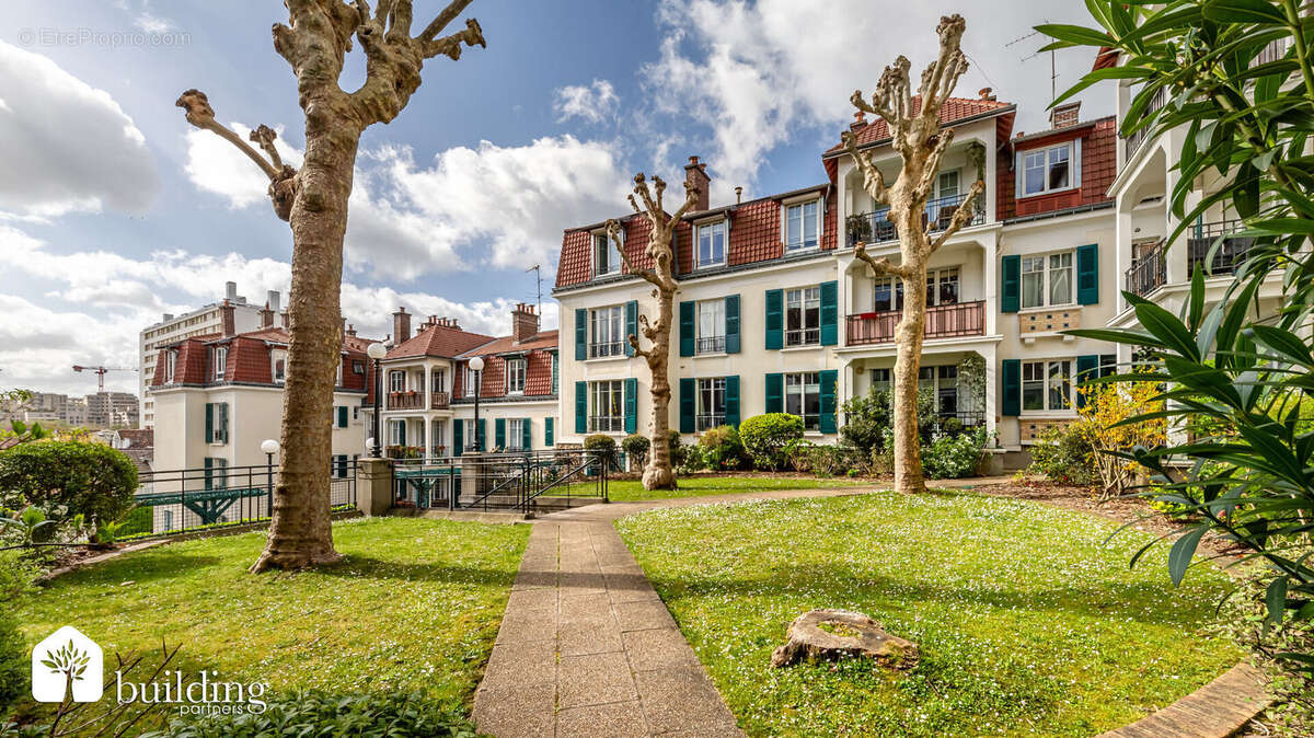 Appartement à COURBEVOIE