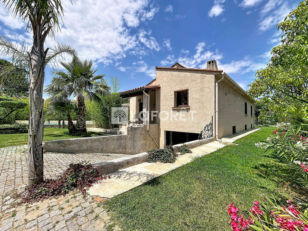 Maison à VILLEMOLAQUE