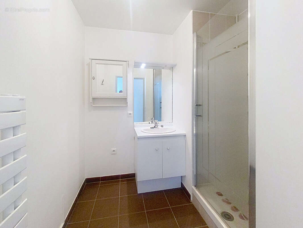 Appartement à AUBERVILLIERS