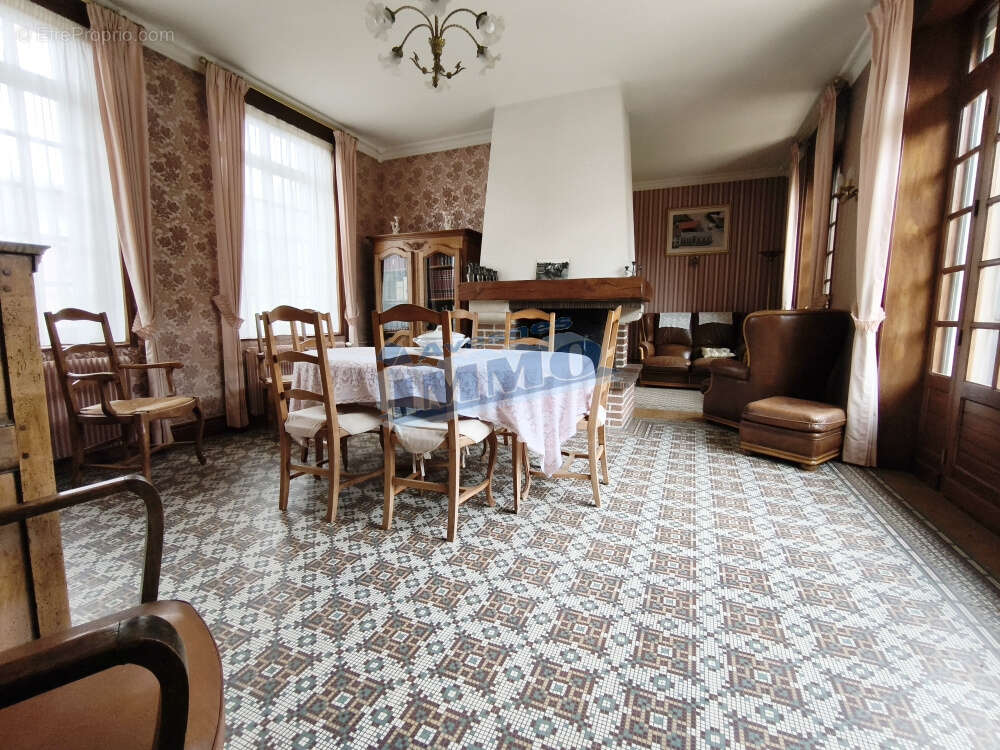 Maison à AVESNES-LE-COMTE