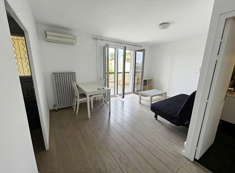 13001 Marseille Superbe Studio avec Balcon - photo 2