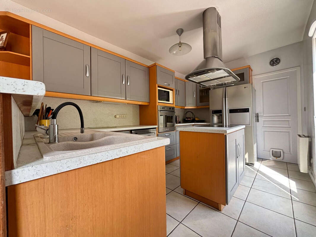 Maison à SAINT-PIERRE-DU-PERRAY