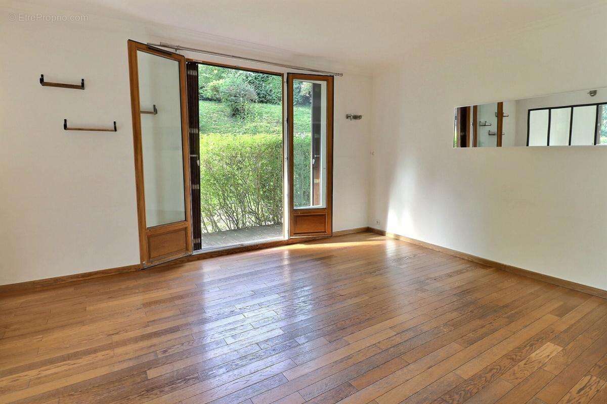 Appartement à MAREIL-MARLY