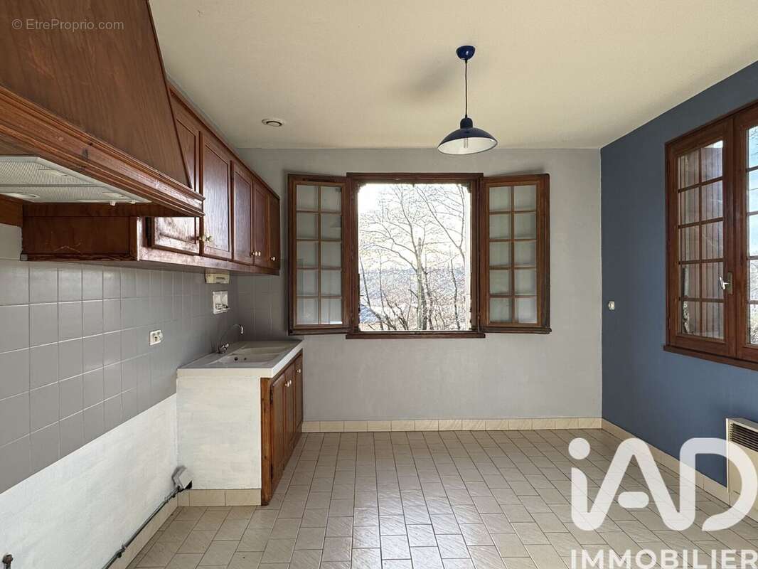 Maison 145 m² à Villefranche-De-Panat  - photo 4