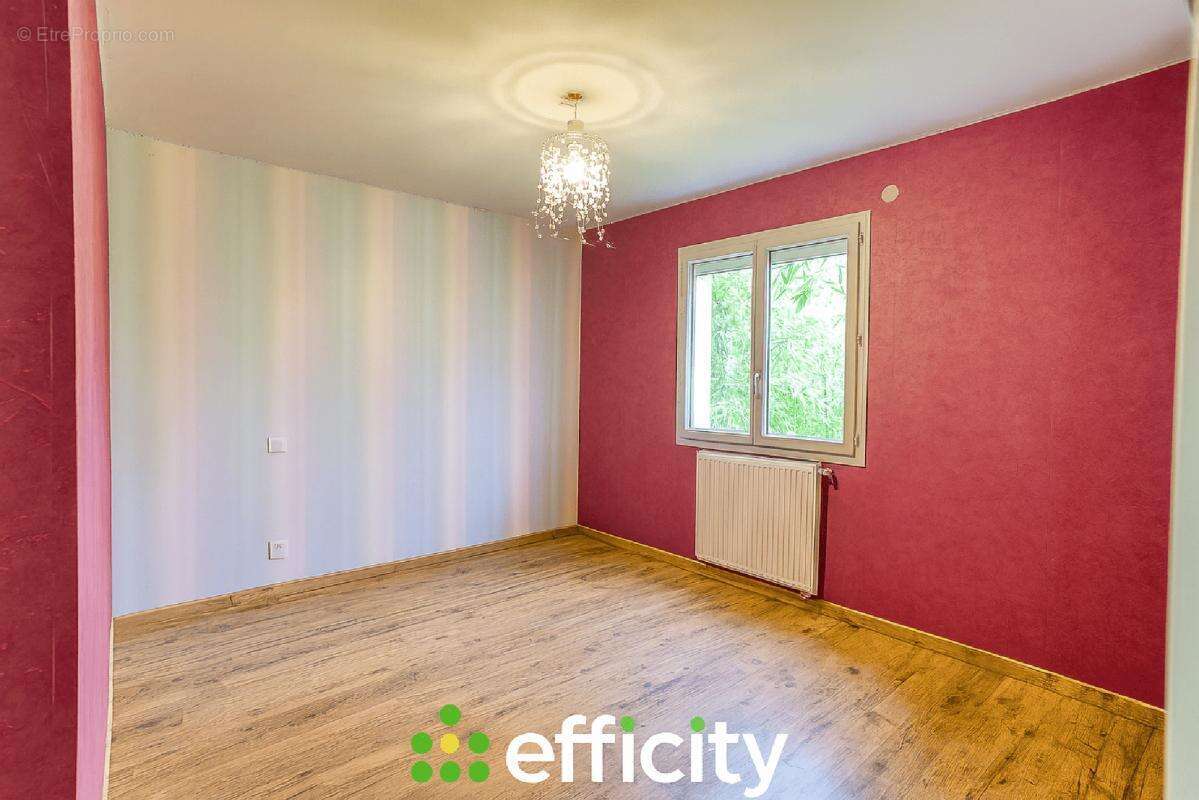 Maison à SAINT-ROMAIN-DE-JALIONAS