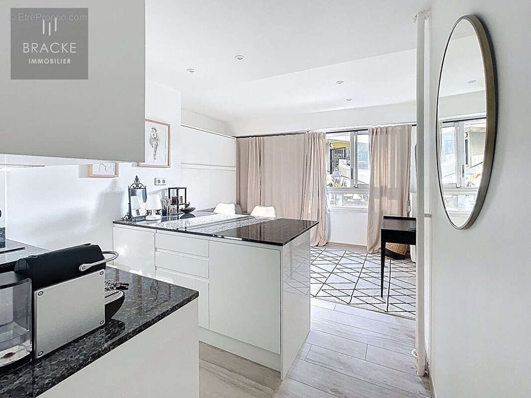 Appartement à COURBEVOIE