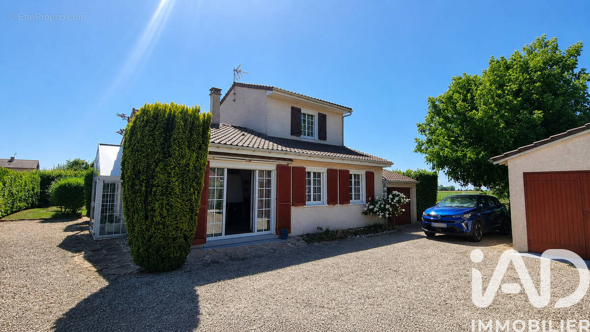 Photo 1 - Maison à SAINT-MARTIN-BELLE-ROCHE