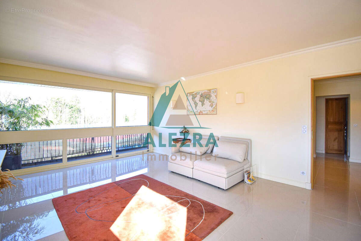 Appartement à LA CELLE-SAINT-CLOUD