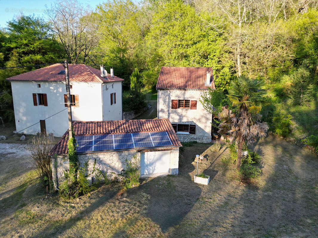 Bel Ensemble en pierre proche Laroque Timbaut - photo 6