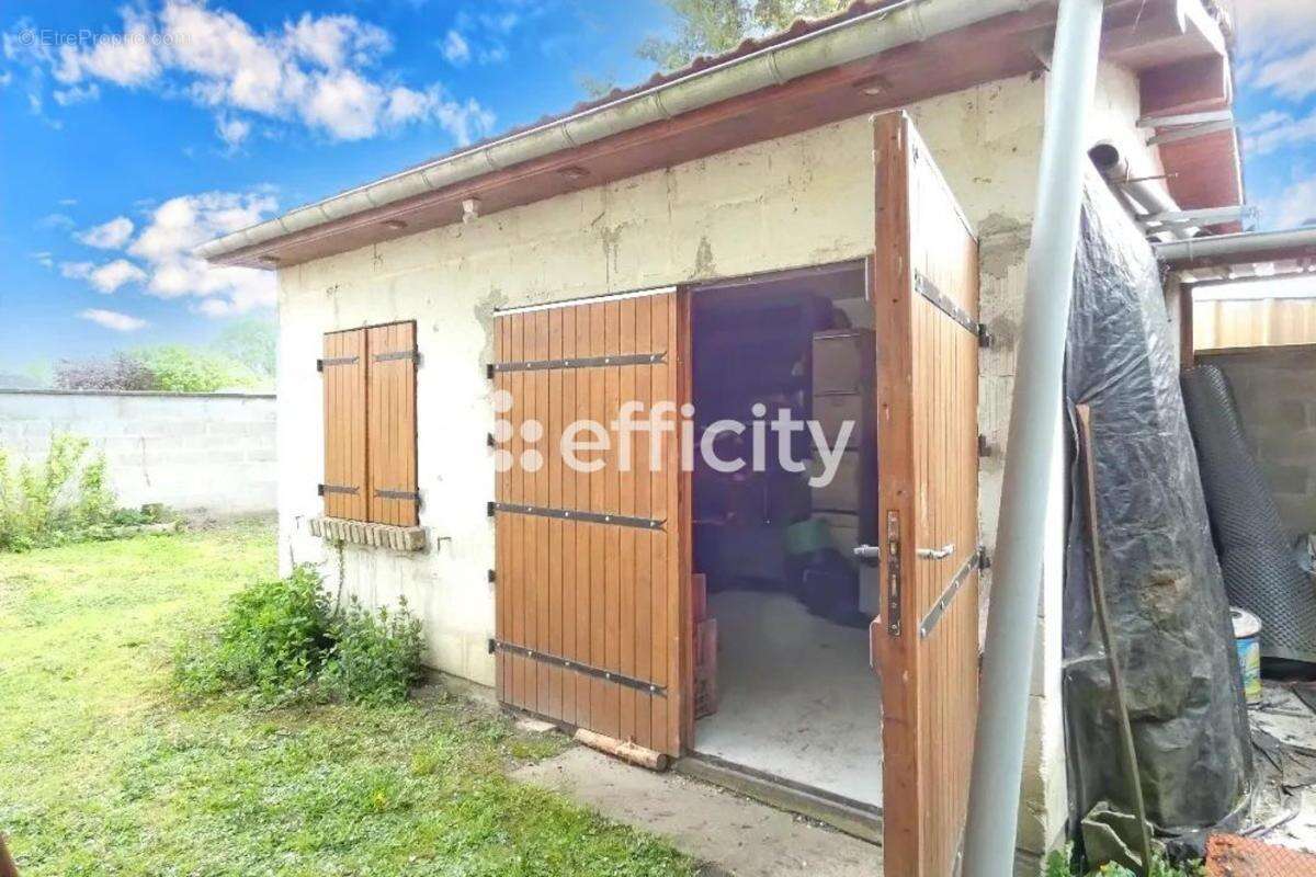 Maison à CONDE-FOLIE